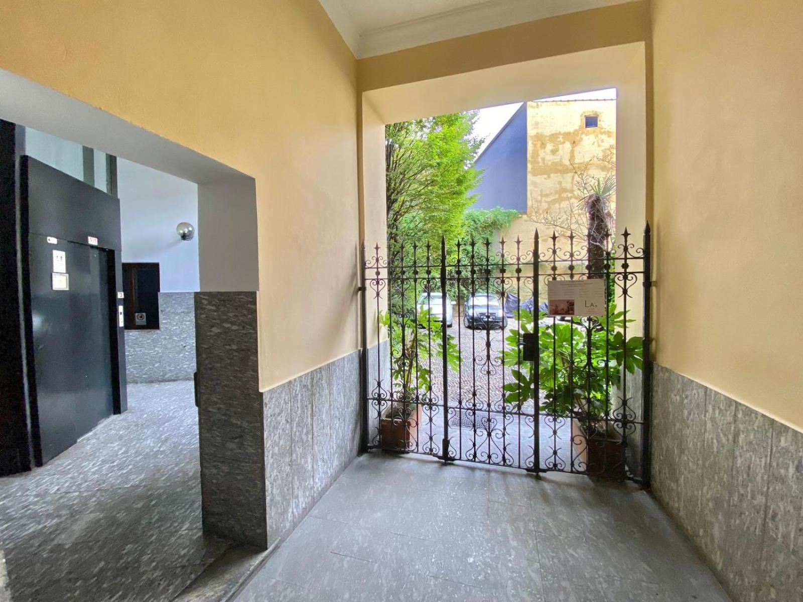 Grazioso Appartamento Nel Cuore Del Tran Tran Di Milano, Perfetto Per Amici E Famiglie, Vicino A Metropolitana Exterior foto